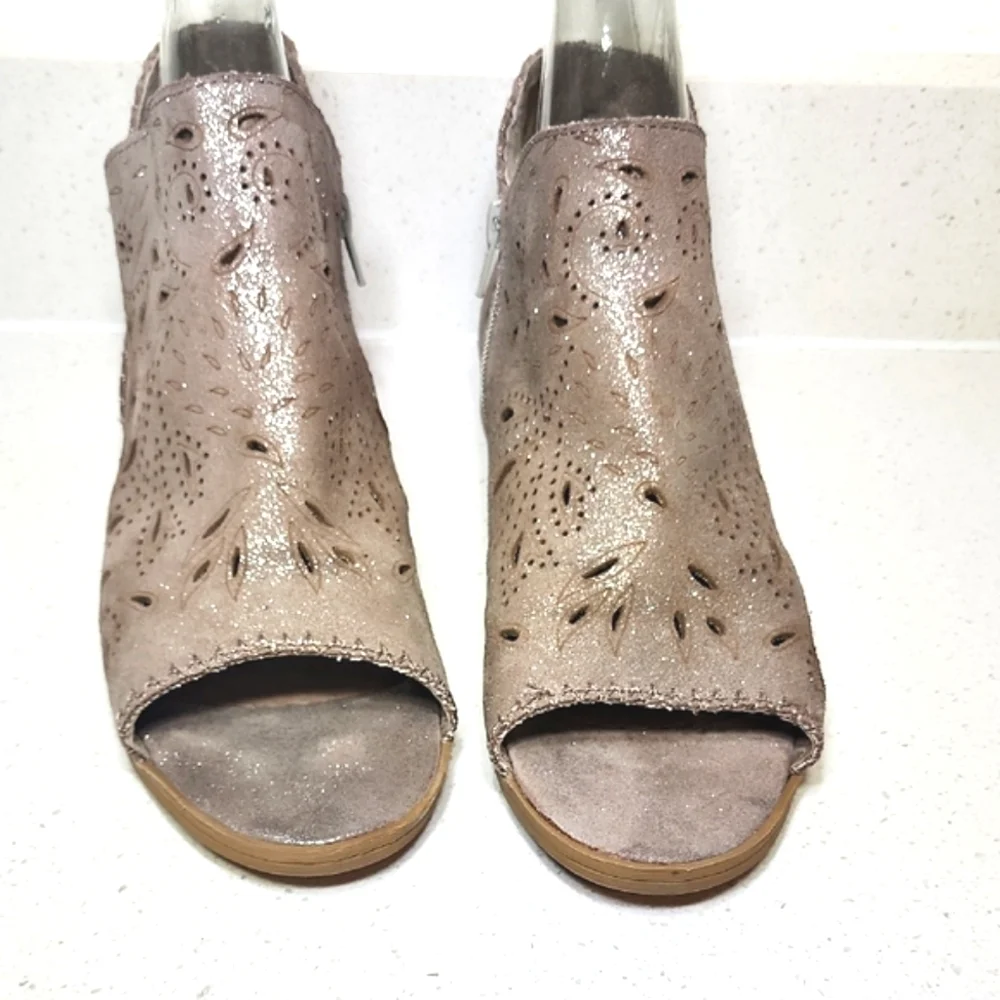Cool By Coolway Metallic Flats Peep-Toe Sandals Size 9 Leather Made In Spain - Picture 2 of 9